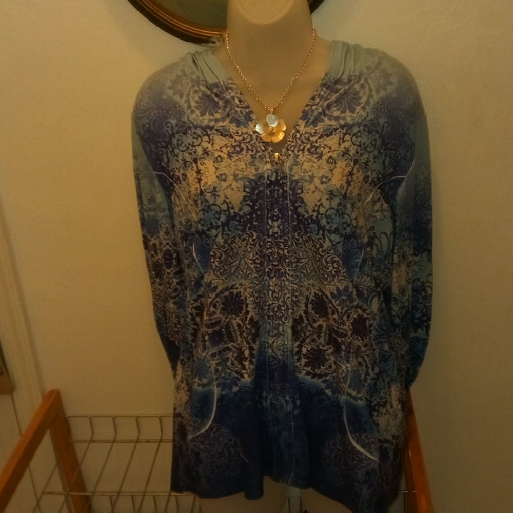 🥰💥🆑 NWT 🆕Como Vintage Lovely Blue Patterned Zippered Hoodie NWT - Picture 1 of 9